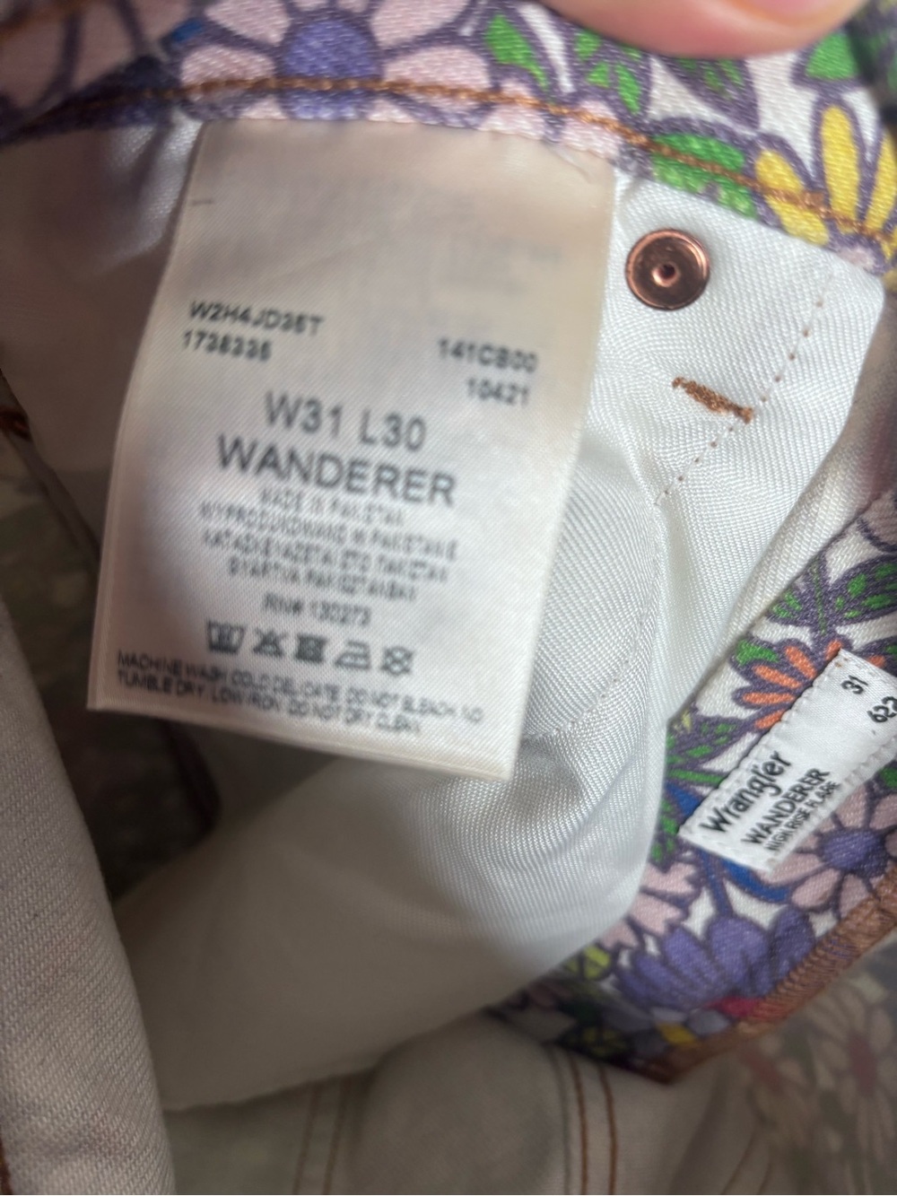 Wrangler "Wanderer" High Rise Floral Flare Jeans Size 31 - Picture 12 of 12
